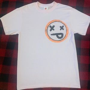 Graphic tees shirt face/design